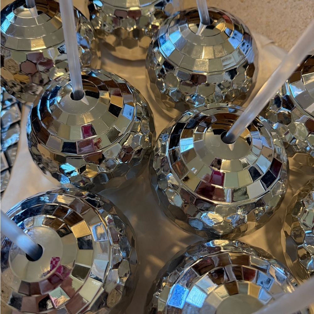 Set of 9 Silver Disco Ball Drink Cups and disco ball foil balloons - Picture 5 of 10